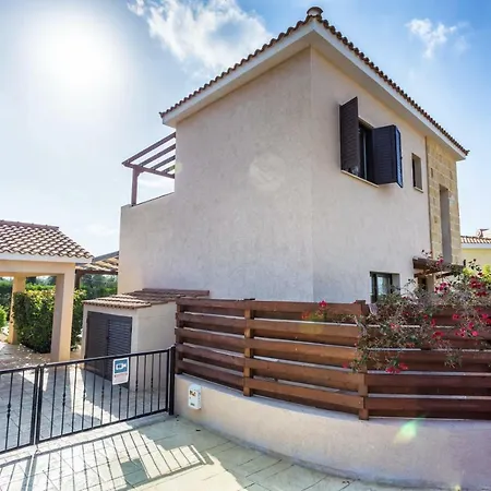 Dazzling Private With Pool Apartment *
