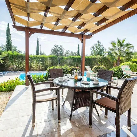 Dazzling Private With Pool * Paphos
