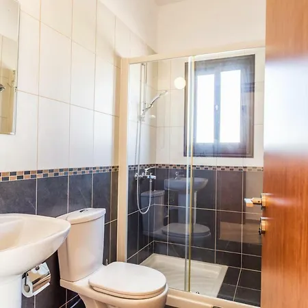 Dazzling Private With Pool Διαμέρισμα Πάφος